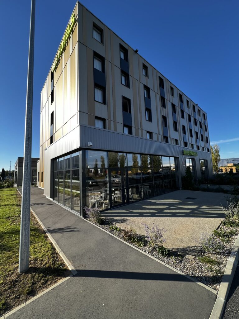 B&B HOTEL, Dreux, France — vue extérieure