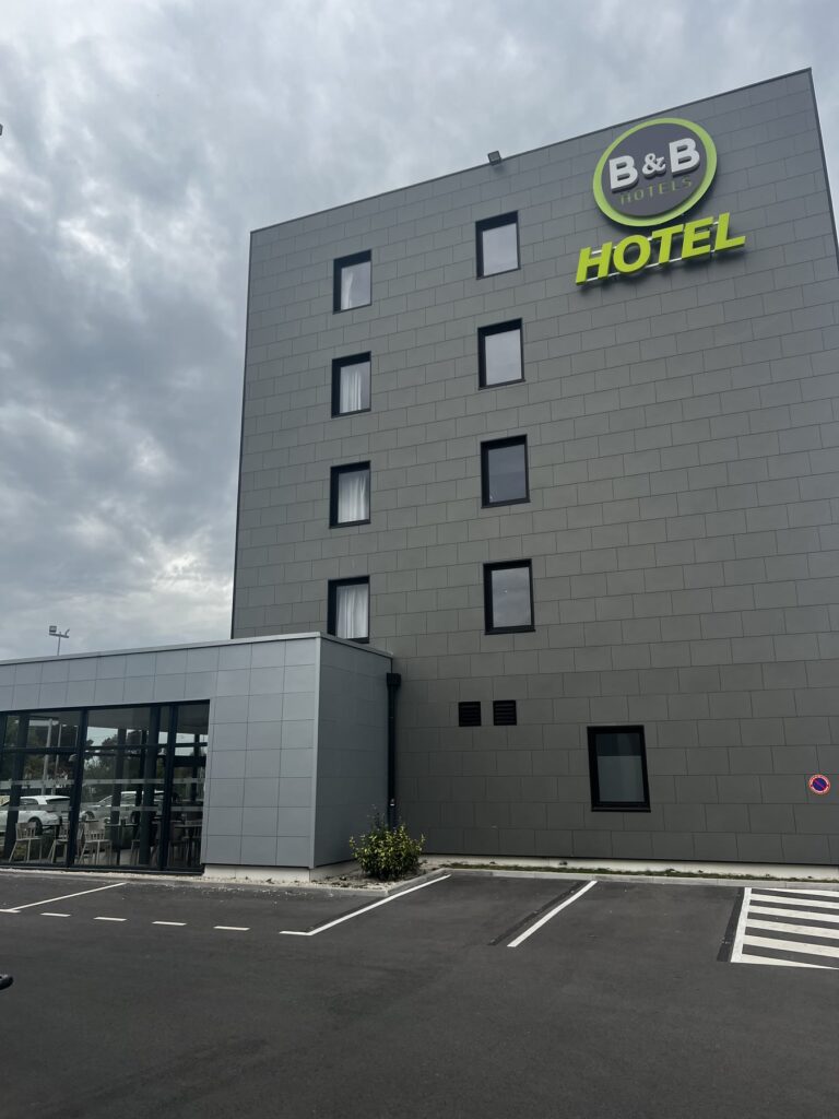 B&B HOTEL, Reims, France — vue extérieure
