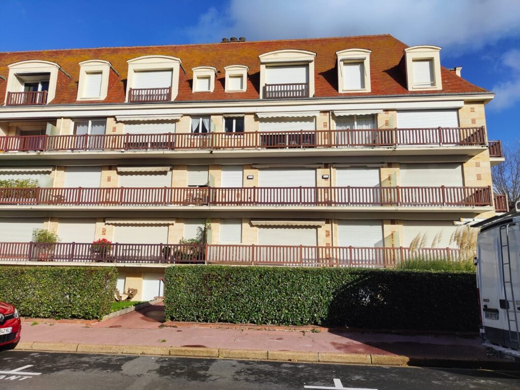 Immeuble de logements, Deauville, France — façade