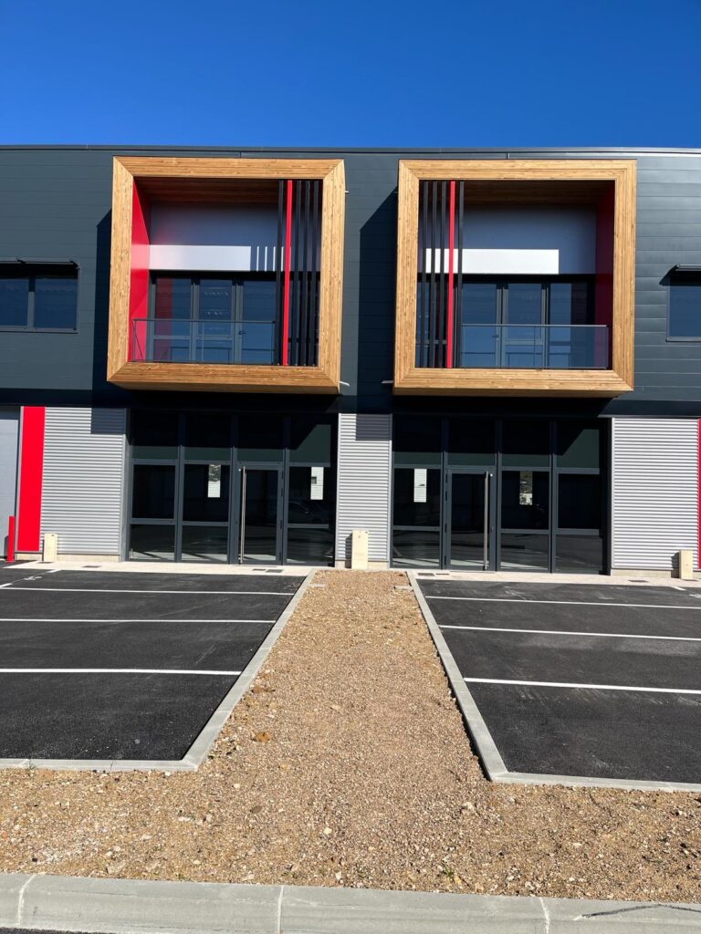 Complexe commercial, La Seyne-sur-Mer, France — façade