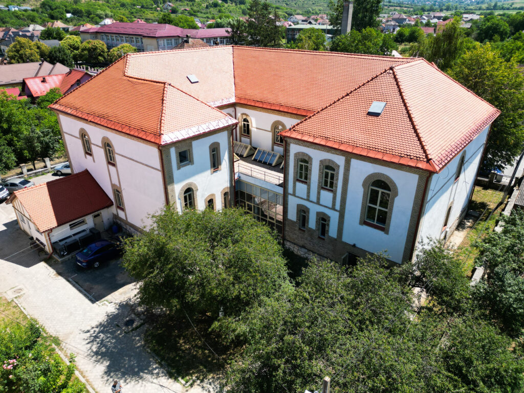 Mairie de Șomcuta Mare, Roumanie — vue extérieure