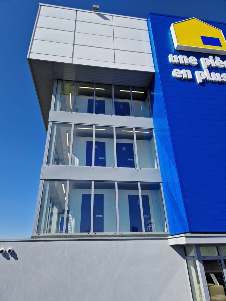 Une pièce en plus, Buchelay, France — vue extérieure